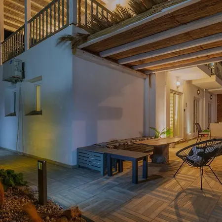 Uno Beachfront Suite Livadia  Exterior foto