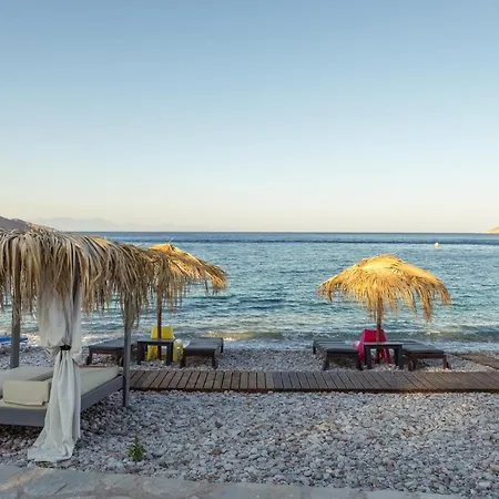 Uno Beachfront Suite Livadia  Exterior foto