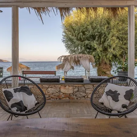 Uno Beachfront Suite Livadia  Exterior foto